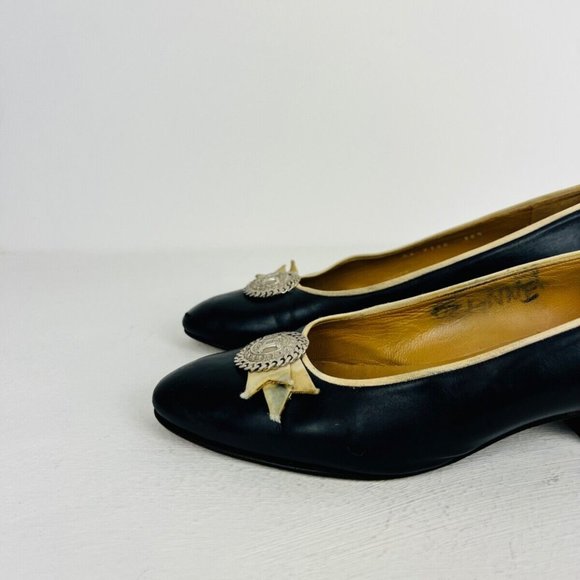 Celine Vintage Navy Blue and Cream Logo Coin Bow Detail Court Heels UK 5.5 - Picture 3 of 14